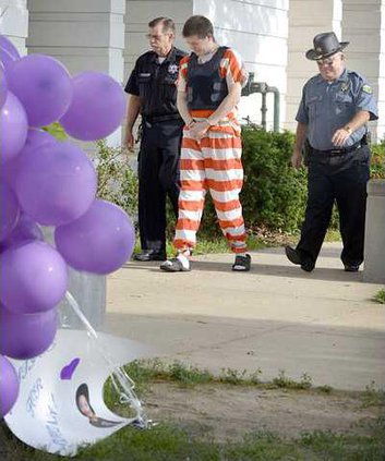 new deh chaz stevens perp walk vert