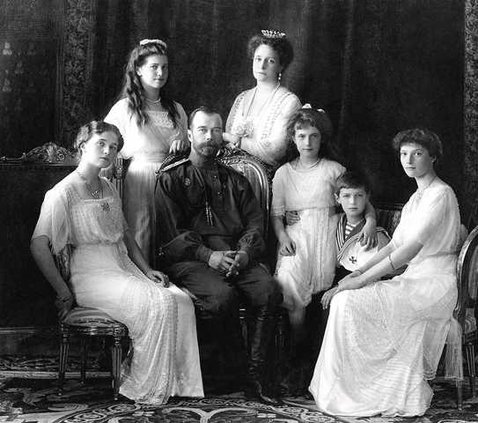 otm vlc Romanov-family-portrait