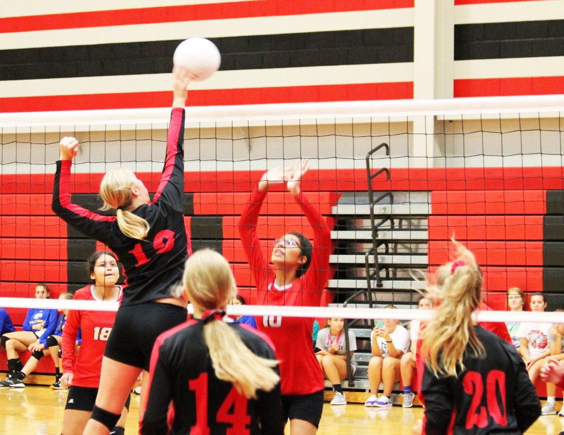 Great Bend Middle School 8th volleyball wins matches GREAT BEND TRIBUNE