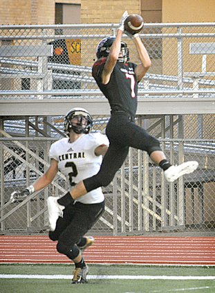spt_deh gbhs fball v andover central reception.jpg