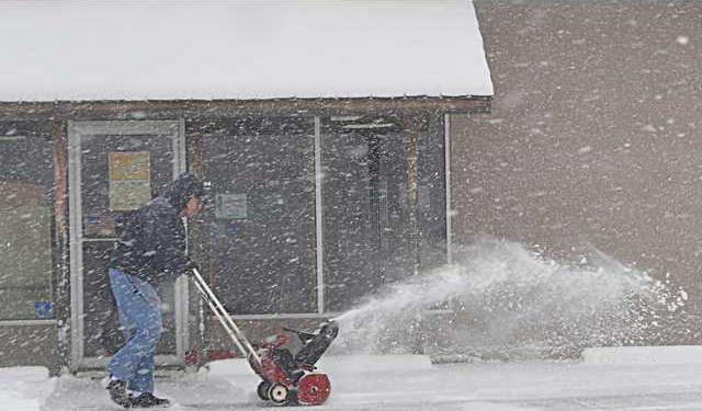 new deh snow blowing pic