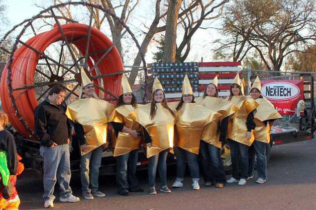 new vlc Holiday-parade-winner.gif