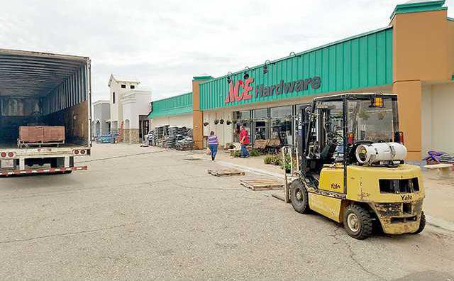 new deh ace hardware closing pic web