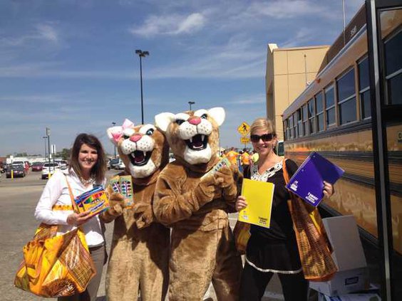 new deh united way stuff the bus pic