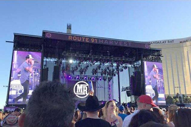 new deh vegas shooting concert pic web