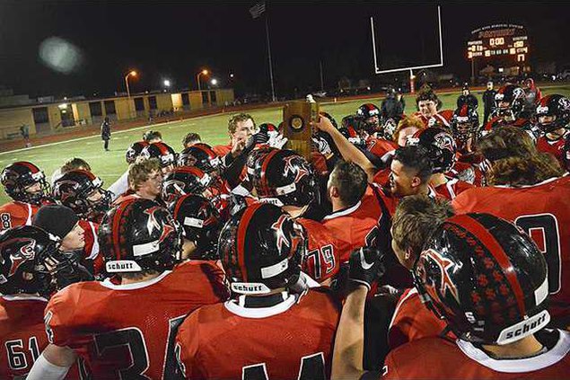 spt deh gbhs fball v goddard hoisting plaque web