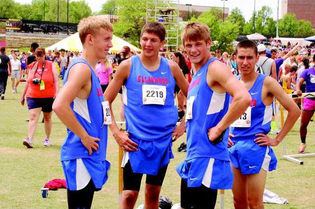 spt kp Eagles 4x800 team