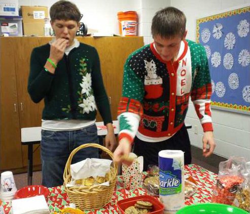 ell kl ugly sweaqter twopg