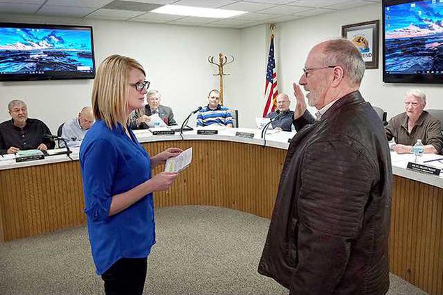 new deh city council mike boys swearing in pic web