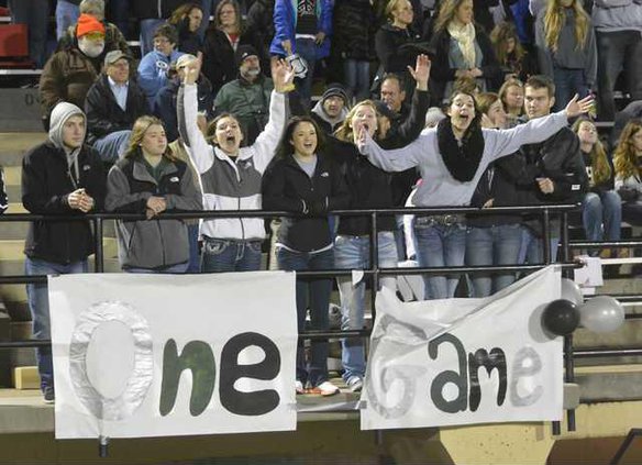 spt deh cphs fball state crowd pic