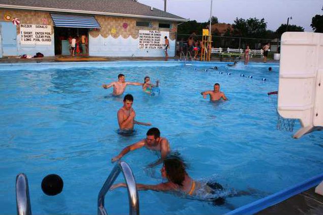 ell kl pool 2