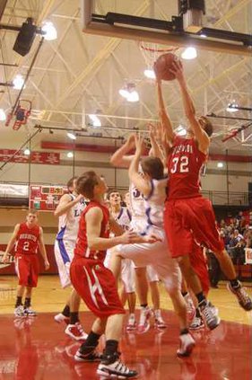 spt kp Derrick Kaiser rebound
