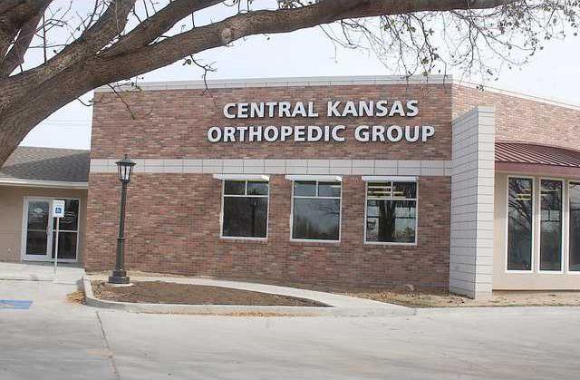 biz deh cent ks ortho group outside pic