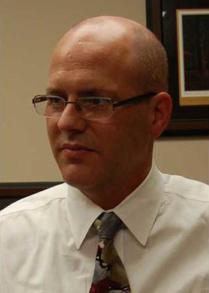 biz lgp deskandderrickmeetingpic