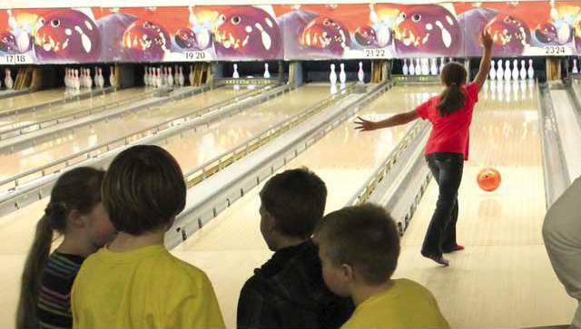 kids bowling 3