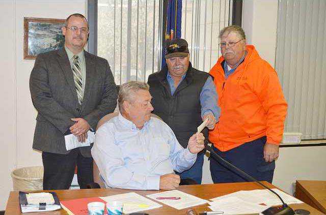 new deh county commission crime stoppers donation pic