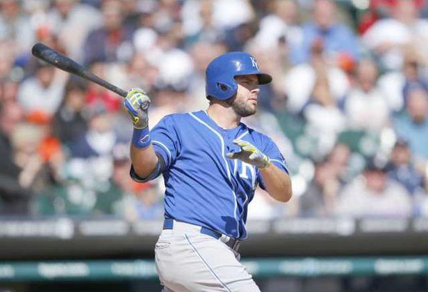 spt ap Royals Moustakas batting