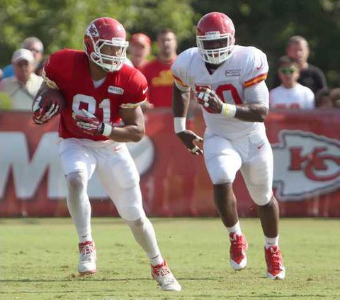 spt ap Chiefs Moeaki