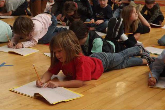 hoi kl girl in red shirt