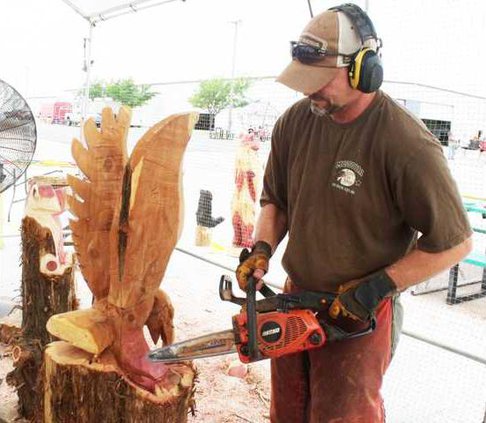 new kl chain saw art