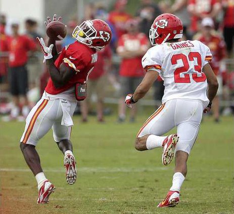 spt ap Chiefs Thomas