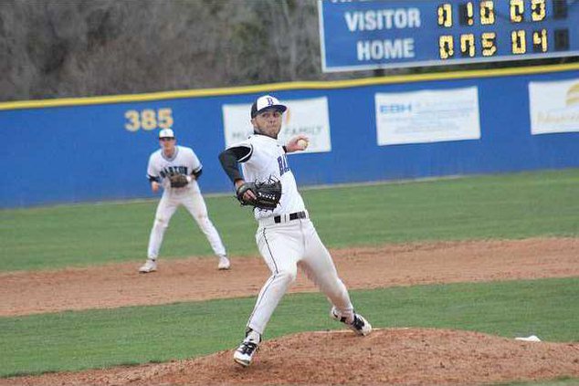 spt bcc Jarrett Seaton 17 v Hutch 002