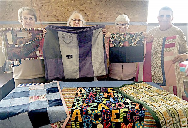 loc_lgp_quiltgrouppic#2.JPG