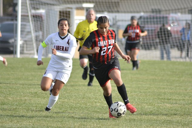 spt_hg_27_attacks recovers the soccer ball and builds the attack.jpg