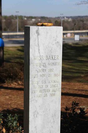 otm_Vlc_Baker's grave marker.jpg