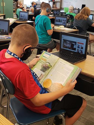 Eisenhower reading w masks