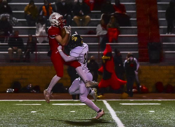 Dylan Richards catches a throw_horizontal.jpg