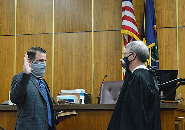 hutchinson swearing in