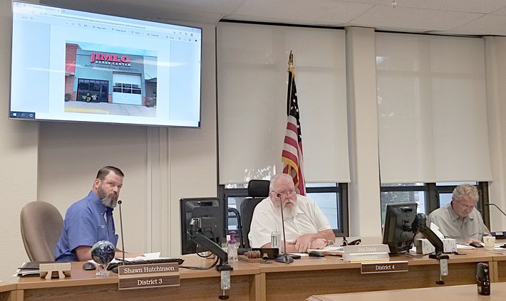 facade grant commissioners