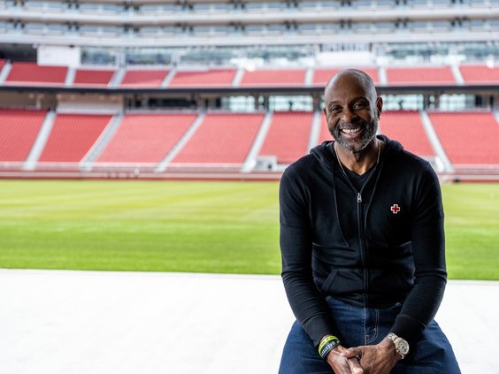 RedCross-JerryRice2022
