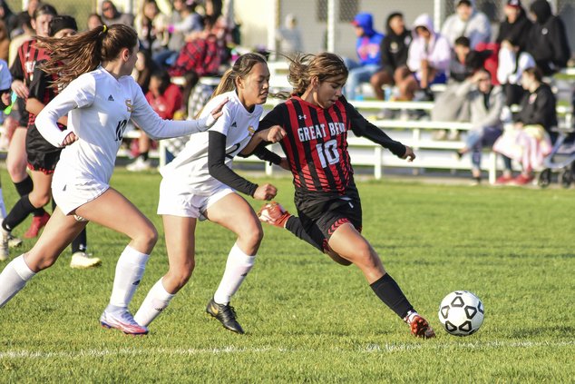 Great Bend soccer player Yulisa Valdez.jpg