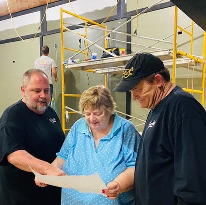 biz_lgp_tellers1872pic