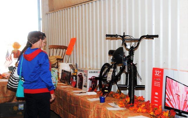 biz_lgp_rosewoodauctionpic