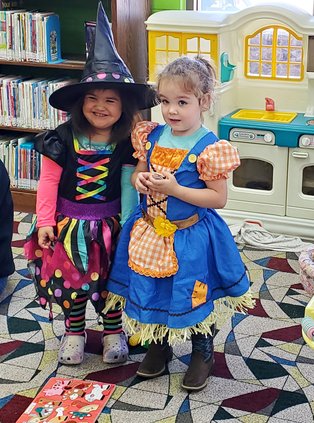 storytimeHalloween2022