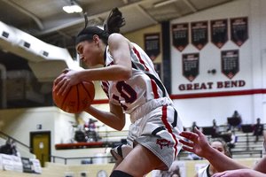 Sadie Spray rebounds.jpg