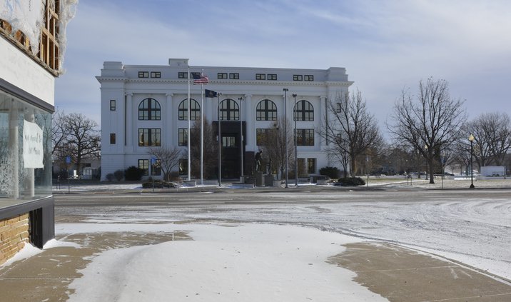 courthouseSnowDec22