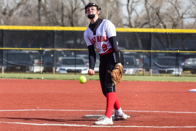 Paige Thexton pitches against Hutch.jpg