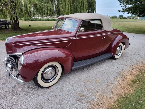 ford-deluxe.jpg
