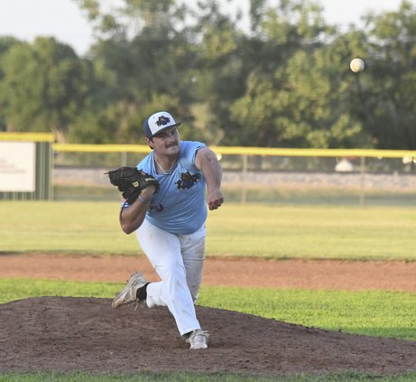 SPT_LF_Parker Volski pitcher DSC_88331.jpg
