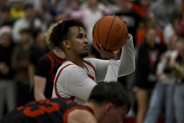 Panthers' defense provides spark - Great Bend Tribune