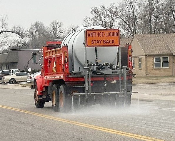Ice and snow headed to Kansas - Great Bend Tribune