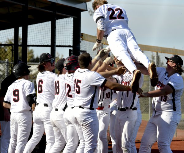 SPT_LF_ Carson Umphres home run DSC_69172.jpg