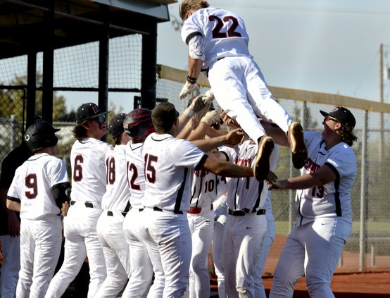 SPT_LF_ Carson Umphres home run DSC_69172.jpg
