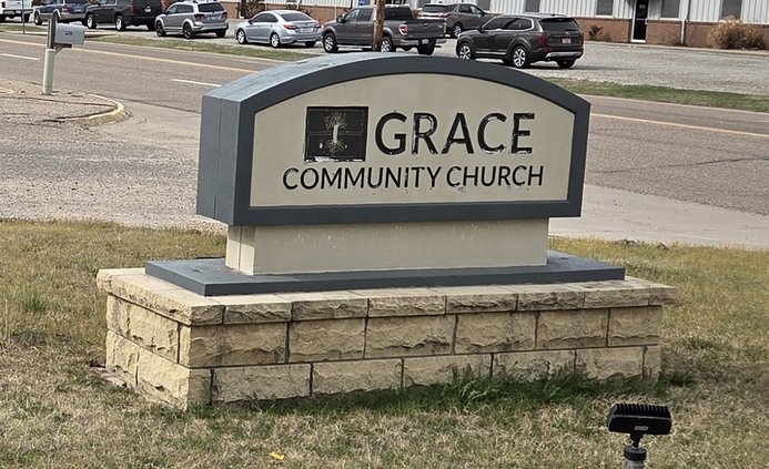 chu_lgp_gracechuchsignpic