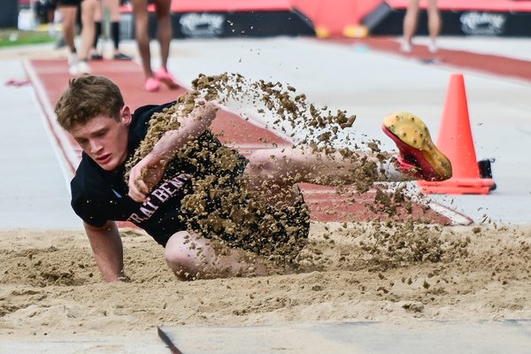 spt_hg_Cooper Ohnmacht competes in the long jump event and takes third - HGS_17761.jpg