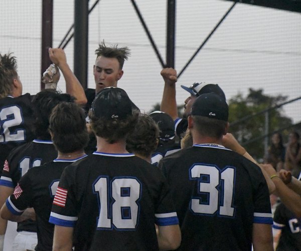 SPT_LF_ Logan Renken homerun DSC_52832.jpg